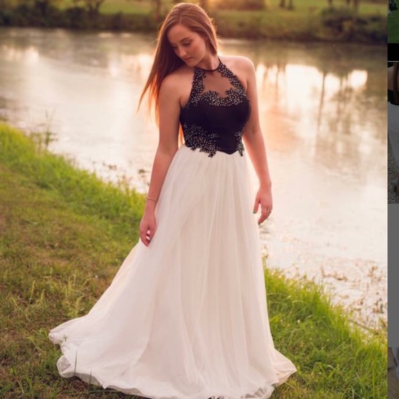 PROM DRESS - Picture 2 of 4